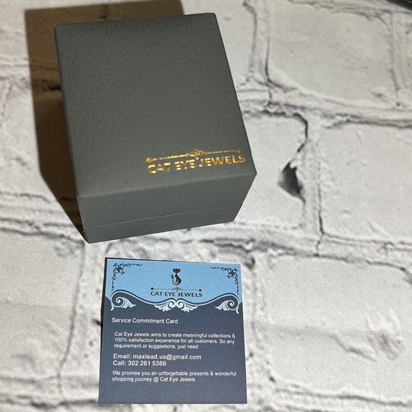 🆕Blue Swarovski Crystal Earrings by Cat Eye Jewels - Picture 14 of 16